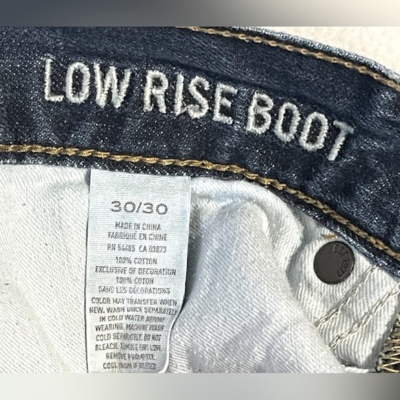 🏷️3 for $30 sale!🏷️ American Eagle semi-dark wash low rise bootcut jeans. - Picture 6 of 7